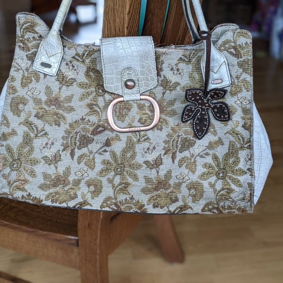 Guess Bag - Picture 4 of 11